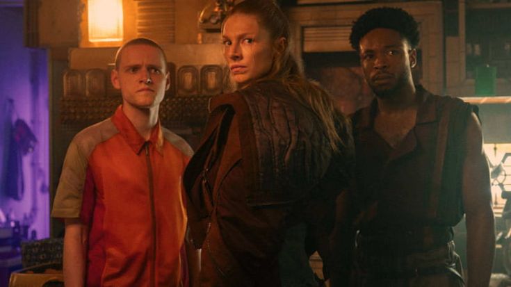 Blade Runner 2099, Los Angeles è rinata: Cora e il replicante nella serie Prime video