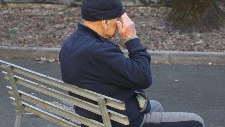 Novantenne si suicidò in una rsa, il tribunale condanna a risarcire familiari: “Andava controllato”
