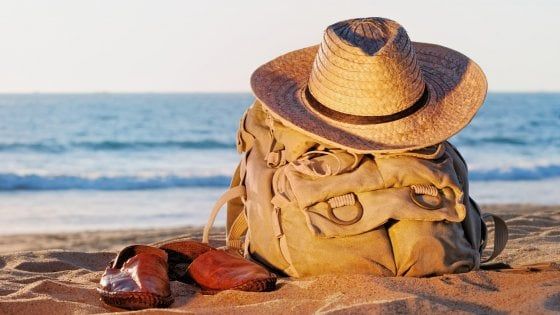 Viaggi, agli italiani piacciono extralunghi. Ma spesso li evitano perché sopravvalutano i costi