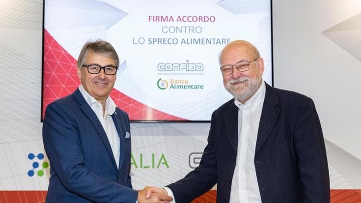 Distributori automatici: il settore dona oltre 74 tonnellate di alimenti e bevande al banco alimentare