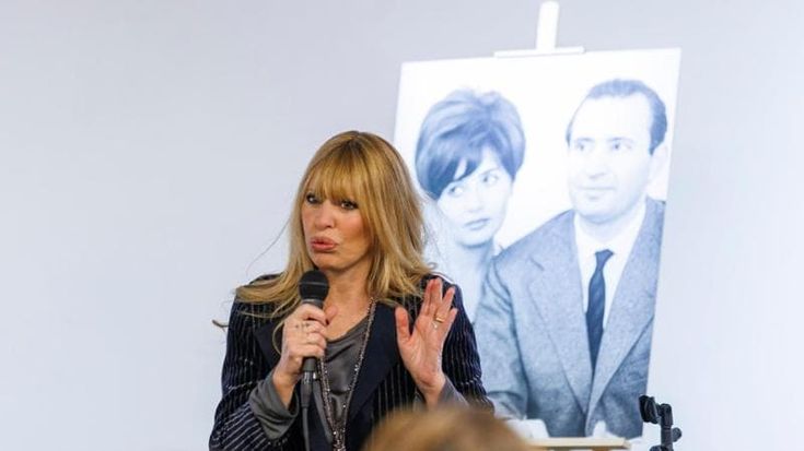 Alessandra Mussolini presenta il suo primo libro: “Benito non c’è, ve lo dico subito”