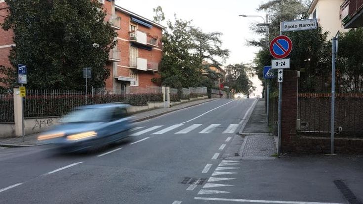 Anziano investito sulle strisce in zona Murri: è gravissimo
