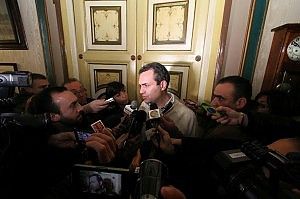 "Dimettermi? Proprio no"<br />la sterzata di de Magistris