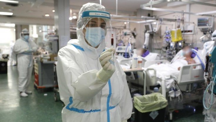 Coronavirus, cala la pressione sugli ospedali: oltre 100 ricoverati in meno, guariti verso quota 300mila