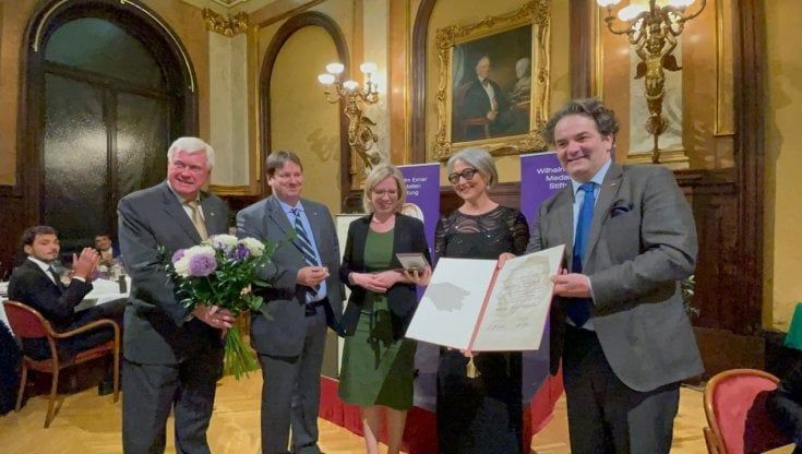 Il premio dei Nobel alla scienziata barese Luisa Torsi: così ha brevettato il sistema per scoprire i virus con la saliva