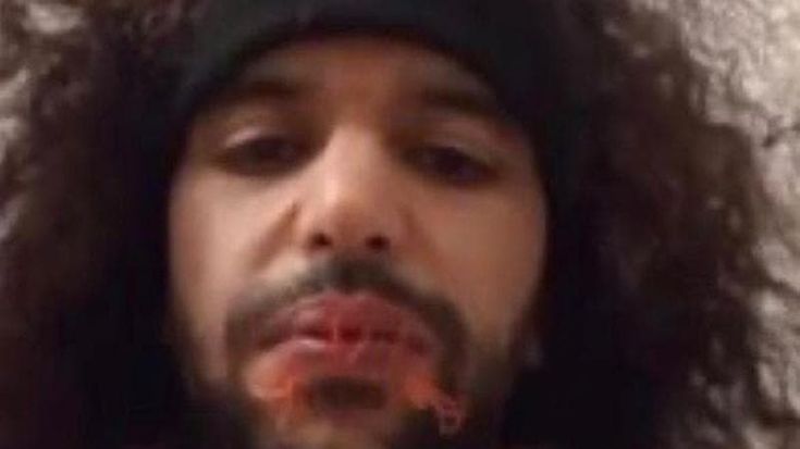 Palermo, calciatore libico in carcere si cuce la bocca. Cosa c’è dietro la sua protesta