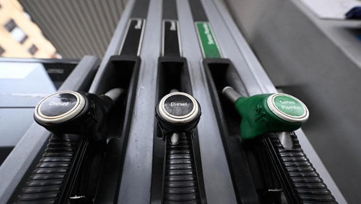 Aziende agricole fantasma per gasolio da rivendere in nero: frode da 530mila litri, quattro arresti