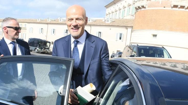 Eni valuta la cedola straordinaria. Plenitude cambia governance