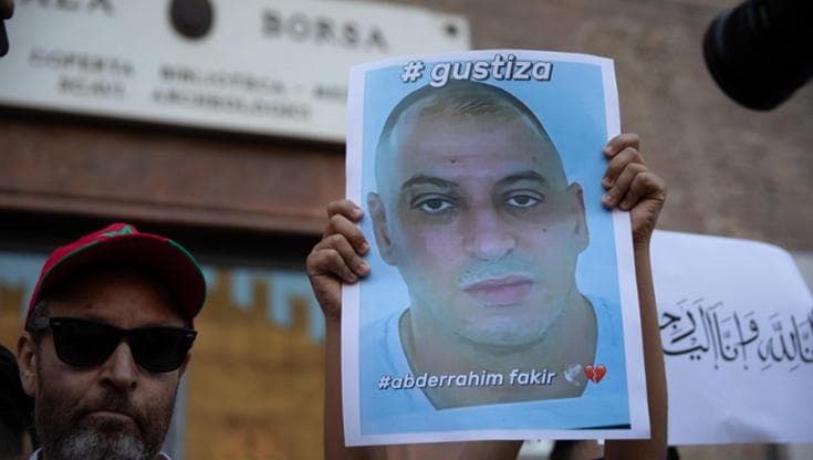 I pm indagano su 118 e procedure per la morte di Fakir. Caccia ad altri video dei residenti