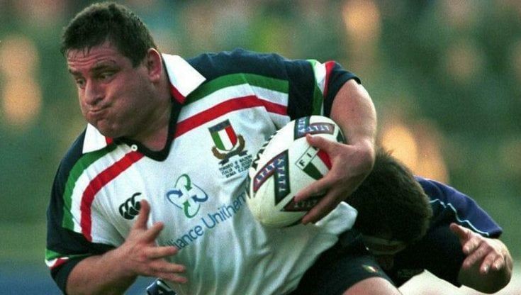 Rugby, è morto Massimo Cuttitta: 70 volte nazionale, stroncato dal Covid a 54 anni