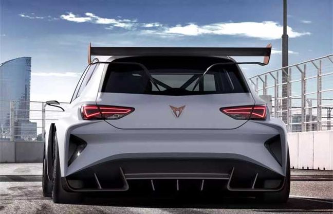 Debutto italiano per la Cupra e-Racer
