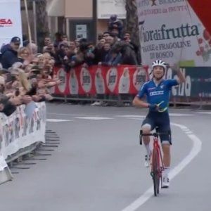Ciclismo, Trofeo Laigueglia: vittoria solitaria di Ciccone