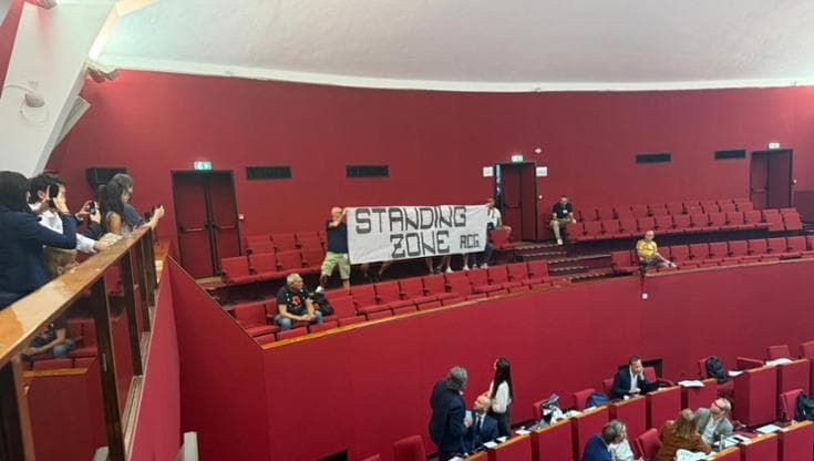 Stadio Ferraris, parte da Genova la battaglia per i posti in piedi
