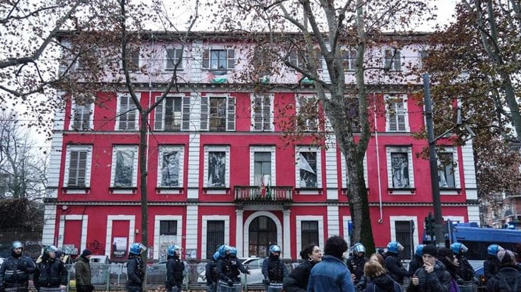 Askatasuna, il sindaco Lo Russo va avanti: “L’edificio avrà vocazione sociale”