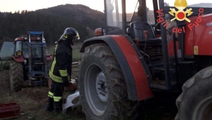 Cosenza, a 25 anni muore sul lavoro travolta dal trattore guidato dal padre