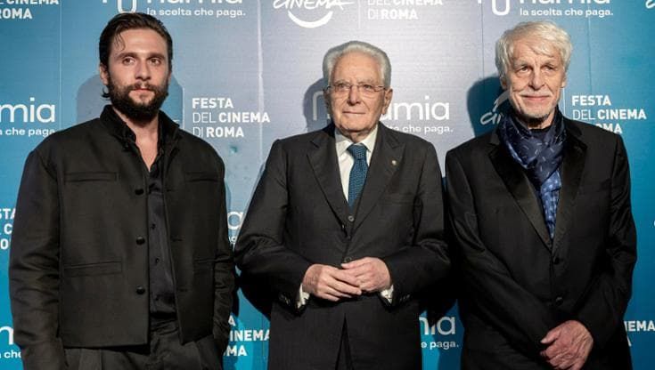 Sergio Mattarella tra gli applausi all’anteprima della serie su Livatino