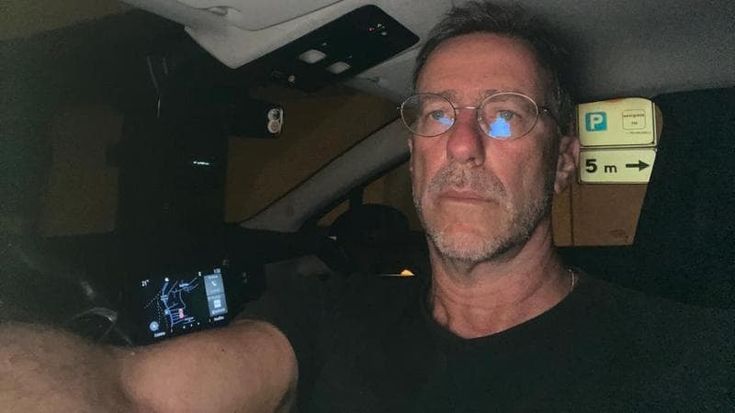 Il sindaco di Muggia e i due minorenni afgani: “Dormo in macchina per protesta contro la norma che obbliga i sindaci a occuparsene”