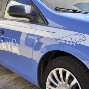 Minacciano una 18enne e la costringono a prostituirsi, due arresti nel Varesotto