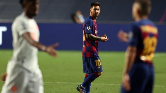 Caso Messi, media argentini: "Resta al Barcellona, poi andrà via a parametro zero"