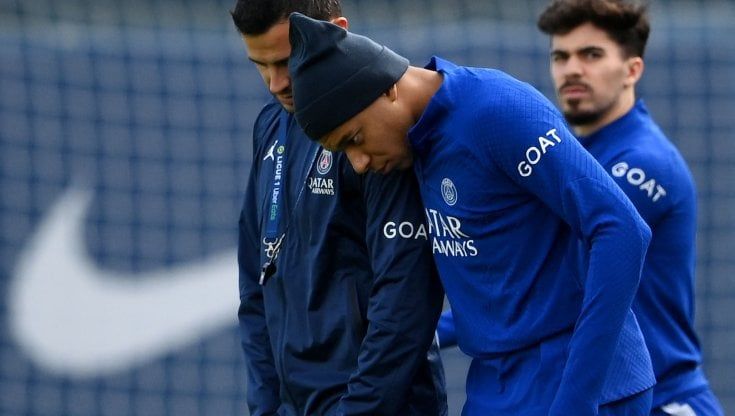 Mbappé e Psg, è rottura: via a gennaio? Il club smentisce ma Real Madrid e Liverpool sono alla finestra