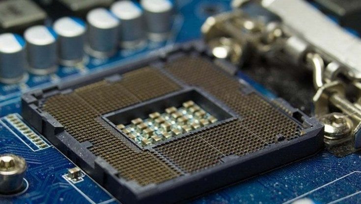 Il mondo a caccia di chip e i produttori volano in Borsa