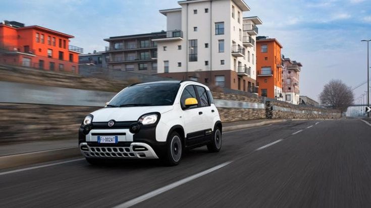 La Pandina accende i motori. l’ad Fiat: “Sul mercato almeno fino al 2027, Pomigliano ha un futuro”