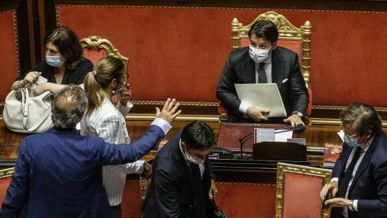 Conte: "Il virus circola ancora". E il Senato 'approva' la proroga dello stato d'emergenza fino al 15 ottobre