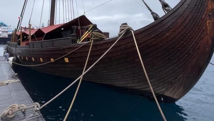 Nel mare di Lipari i resti del set dell’Odissea, la produzione di Nolan nel mirino della Capitaneria