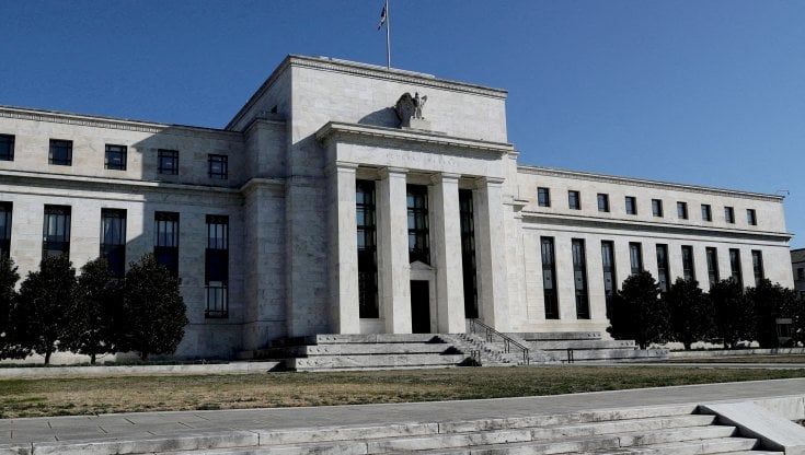 Le Borse di oggi, 14 giugno. la Fed non alza i tassi. Milano corre con le banche, Mediaset frena dopo il rally