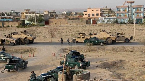 Afghanistan, veicolo su mina: tra i 15 morti, anche bambini