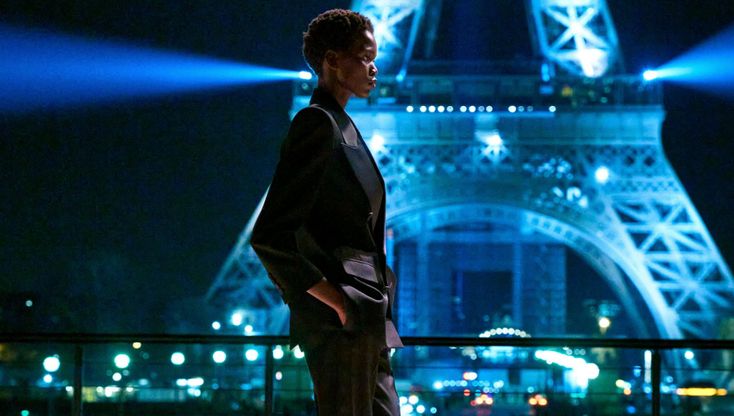 Saint Laurent: silhouette taglienti e abiti morbidi per l'autunno inverno 2022/2023