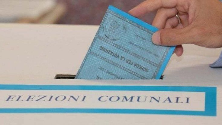 Mani igienizzate e accessi contingentati al seggio, ecco le regole anti-Covid per il voto in sicurezza