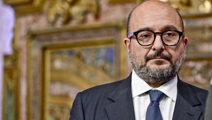 Musei gratis, polemica Sangiuliano-Sgarbi. Il ministro cita i turisti miliardari: "Italia già troppo generosa"