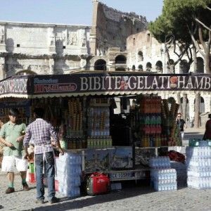 Lazio, il Testo unico sul commercio: presidi sanitari nei centri commerciali e via i camion bar dal centro