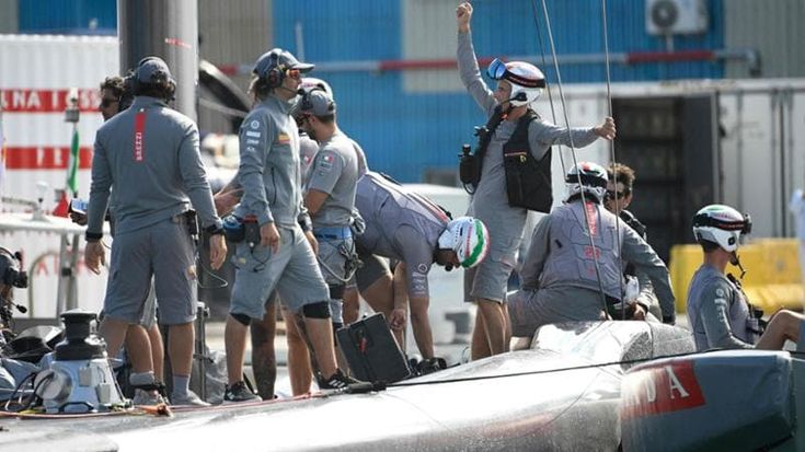 Luna Rossa, quando in barca salgono 130 campioni: contro American Magic il trionfo dello Shore team