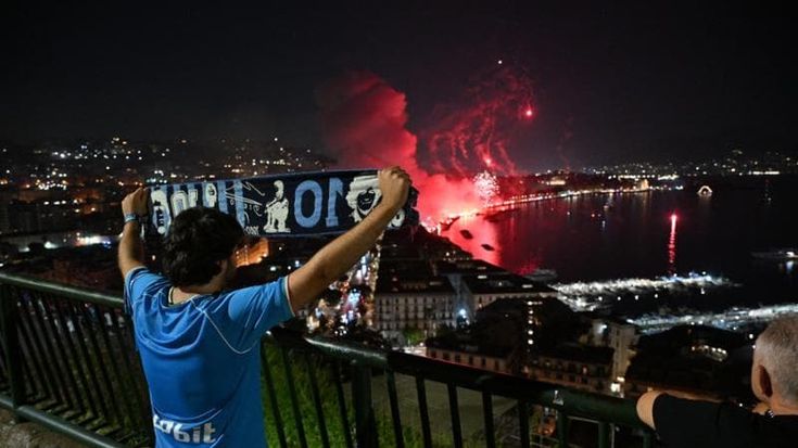 I primi cento anni del Calcio Napoli: primo agosto, la città fa festa e si colora di azzurro