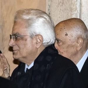 Mattarella: "Ricucir&ograve; gli strappi del Paese". Oggi le dimissioni da giudice della Consulta