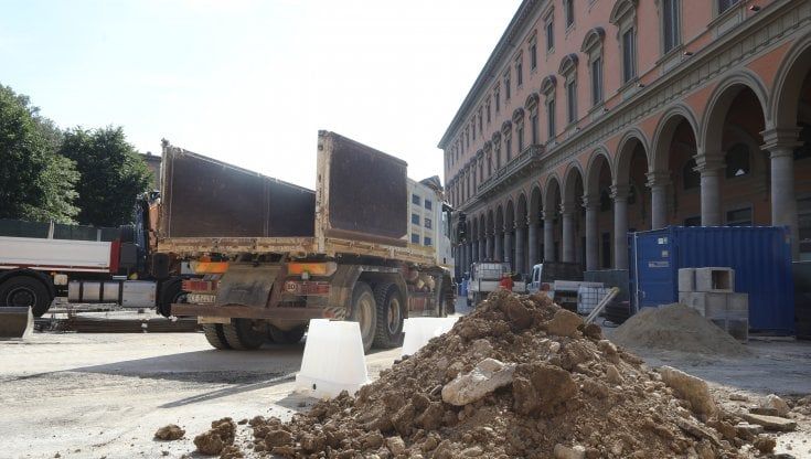 Tramvia già in ritardo dopo un mese di lavori. S’infuria Giorgetti: “Servono più operai”