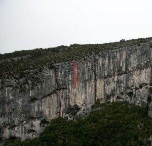 Mani e piedi d'acciaio, la ragazza che si &egrave; arrampicata sulla mitica "Tom et je ris"