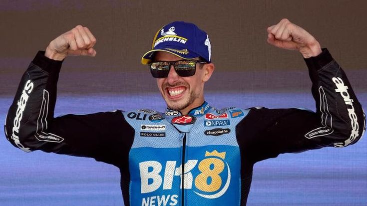 Marquez, festa a metà a Jerez: vince Alex, Marc cade. Bezzecchi e Di Giannantonio sul podio