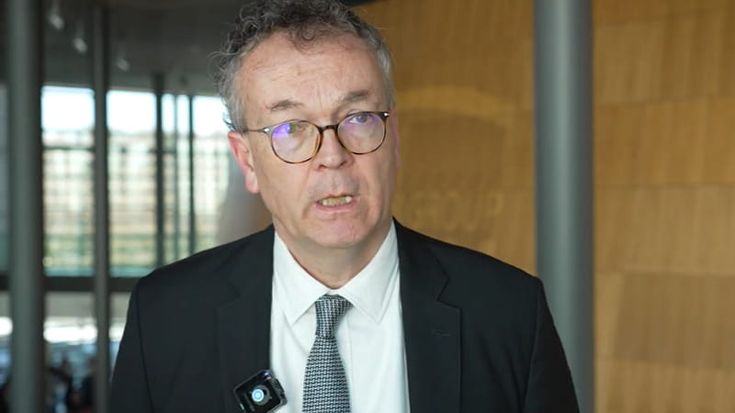 Zettelmeyer: “Anche se si riapre tutto avremo 10 anni di alti prezzi del greggio”