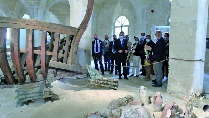 E il governatore tenta la "fuga" con la kermesse del 25