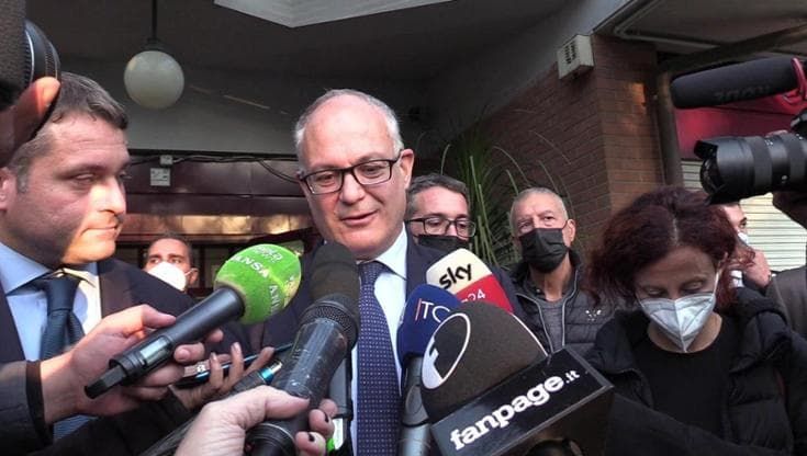 Roma, Gualtieri sceglie un centro anziani per la prima uscita da sindaco: "Dobbiamo tornare in periferia"