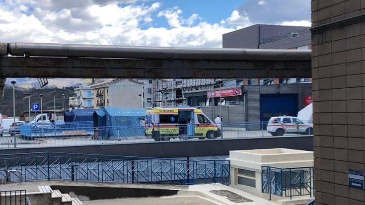 Fratellini maltrattati a Cosenza, botte “per insegnargli l’educazione”