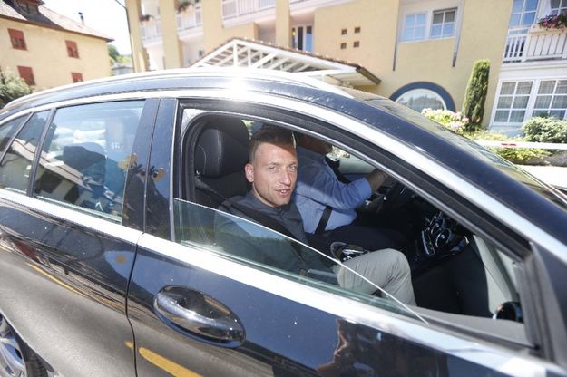 L'arrivo di Giaccherini a Dimaro, per i primi allenamenti con il Napoli