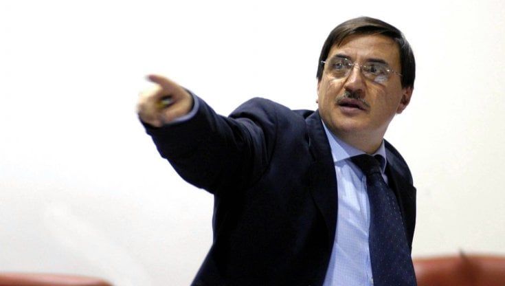 Romano La Russa e l'ipocrisia svelata dal saluto fascista ai funerali