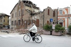 Emilia, venti scosse lievi fino alla mattina<br />Il ministro: "Per gli studenti solo esami orali"
