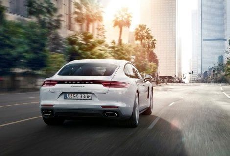 Porsche Panamera 4 E-Hybrid, dalla pista alla strada