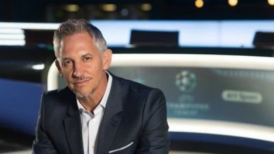 Inghilterra, Gary Lineker campione anche fuori dal campo: ospiterà un migrante a casa sua