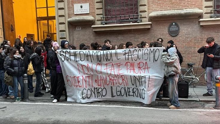 Le voci dei prof contro le schedature: “Siamo insegnanti, siamo di sinistra”